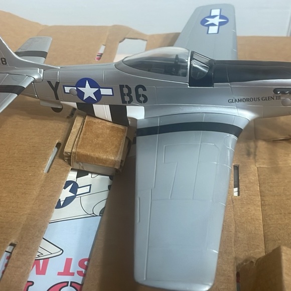 SpecCast Airplane Model - Picture 7 of 11